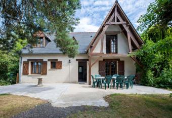 Charmante maison - 1315 PersPiscineau coeur d un charmant village has Balcony rooms