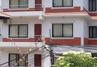 Avalon House has Balcony rooms