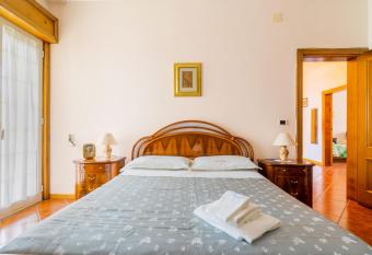 Casa Lory has Smoking/Balcony rooms