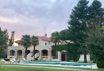 Villa Los Tamarindos has Balcony rooms