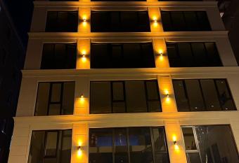 PETRA HOTEL TUZLA has Smoking rooms