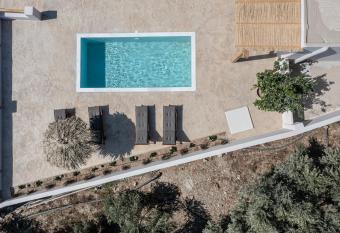 Golden Sand Villas with Private Pool has Balcony rooms