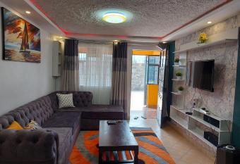 Davina Three Bedroom Cozy Apartments has Balcony rooms