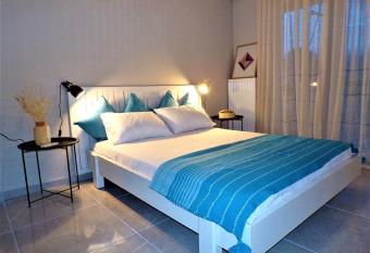 Artemis suites allows 18 year olds to book a room