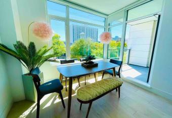 Lovely 2 bedroom downtown suite with free parking allows 18 year olds to book a room