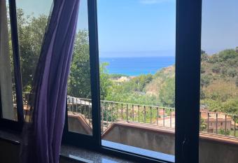 Residenza Luce dello Stromboli has Balcony rooms