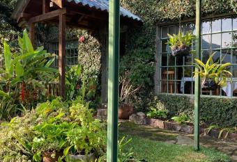 Chalet en Atitl  n has Balcony rooms