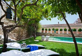 Ca Sa Doctora has Balcony rooms