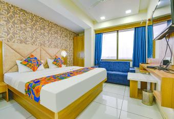 FabHotel New York allows 18 year olds to book a room