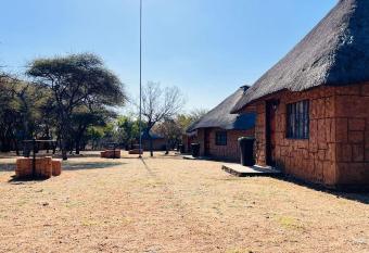 Bushview Lodge has Balcony rooms