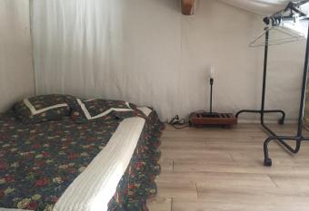 un nid en provence has Balcony rooms