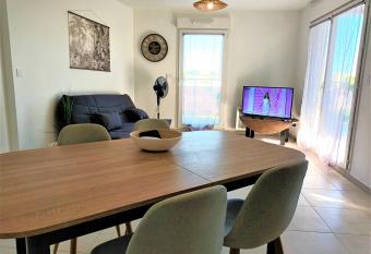 S  jour Arles-Camargue pour tous- PMR wifi parking has Balcony rooms