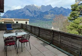 Grosse 2 ZImmer Wohnung mit Terrasse has Balcony rooms