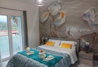 Blu loft has Balcony rooms