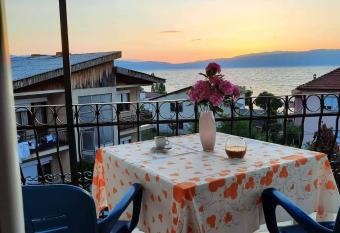 Apartments Picioski has Balcony rooms