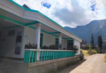 Homestay Wonotoro Asri 4 Gunung Bromo has Balcony rooms
