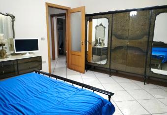 La casa di Sissi - Appartamento Indipendente con due camere da letto has Balcony rooms