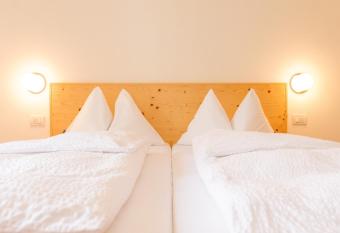 Trilocale Ronzo has Balcony rooms