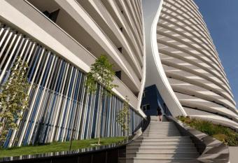 Luxury Apartment - Jacuzzi & Sunset view and Lounge has rooms with a private hot tub