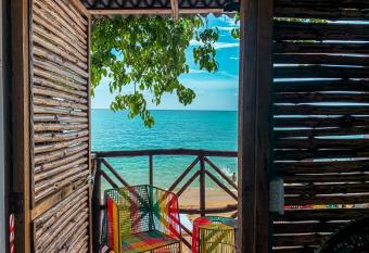 Samalubeach Bar   has Balcony rooms