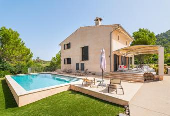 Villa sa Font de Son Reus has Balcony rooms