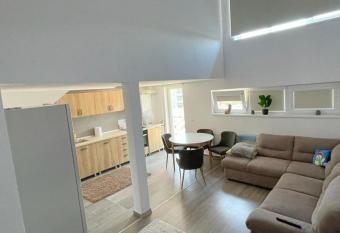 Apartament STEFI has Balcony rooms