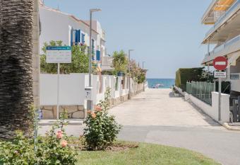 Casa Pescador by MarCalma allows 18 year olds to book a room