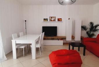 Residenza D Angi   allows 18 year olds to book a room