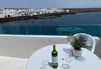 SeaSide Piscina Natural Las Salinas has Balcony rooms