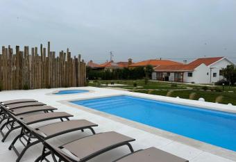 Villa Ria has Balcony rooms