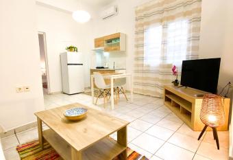 Lilly s White Studios Chersonisos Centre no1 allows 18 year olds to book a room