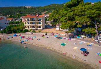 Apartments Villa Alba has Balcony rooms