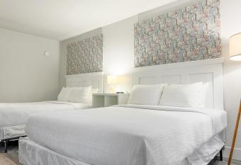 Oneway Savannah allows 18 year olds to book a room