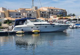 La Grande Motte: v  ritable appartement flottant allows 18 year olds to book a room