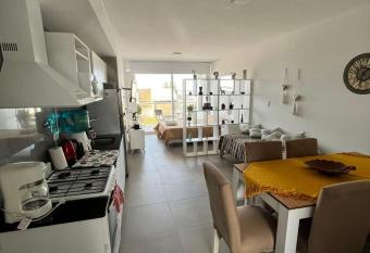 Monoambiente frente al r  o en Ramallo has Balcony rooms