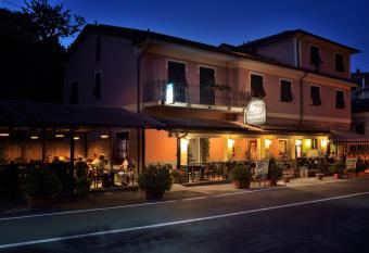 Antica Locanda Luigina allows 18 year olds to book a room
