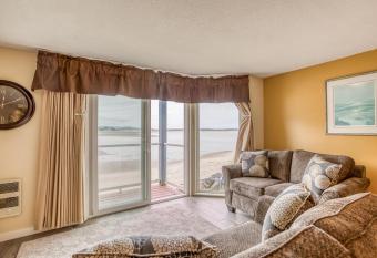 Siletz Bay Dream has Balcony rooms