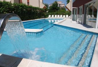 Noha Suite Hotel allows 18 year olds to book a room