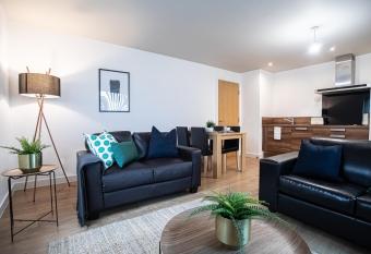 Stylish 2 Bed City Centre Apartment Sheffield - Available & Book Today allows 18 year olds to book a room