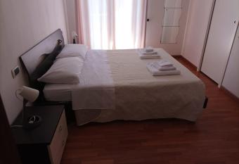 Affitta Camere Villa Alba Fermo has Balcony rooms