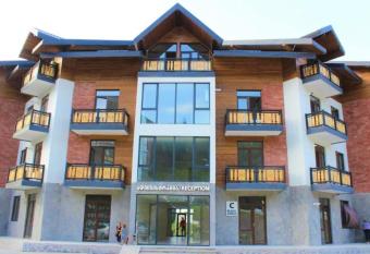 New Apartment has rooms with a private hot tub