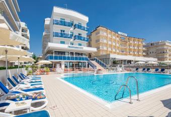 Hotel Condor has Balcony rooms