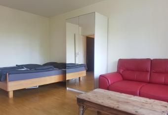 Lovely 1-bedroom rental unit with bath tub. allows 18 year olds to book a room