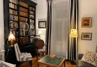 The most central apartment possible has Balcony rooms