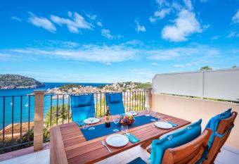 Casa del Puerto has Balcony rooms