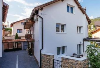 Apartment Stari Pazar allows 18 year olds to book a room