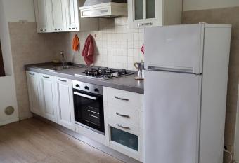 appartamento incantevole con parcheggio has Balcony rooms