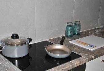 Houseloft Downtown Sea View allows 18 year olds to book a room