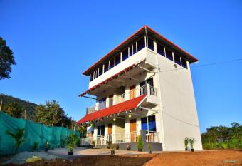 Gagan Homestay Giri has Balcony rooms