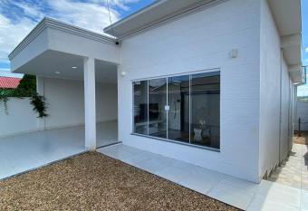 CASA PR  XIMA AO THERMAS WATER   GUAS DE S  O PEDRO has Smoking rooms